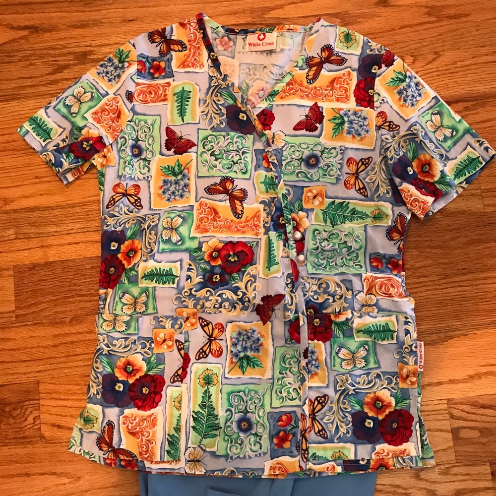 ๐ฆ๐๐บ Scrub set! ๐ฆ๐๐บ - Picture 2 of 7